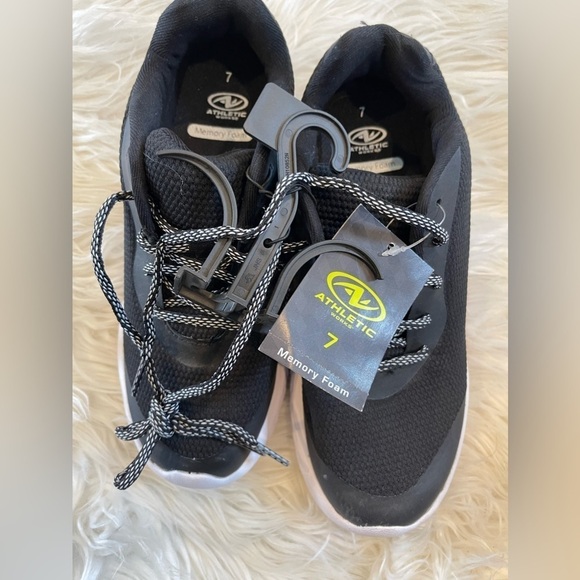 💎3/$18 NWT Women’s Athletic works memory foam sneaker size‎ 7 - Picture 3 of 5
